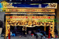Bàn thờ -án gian sơn son thếp bạc