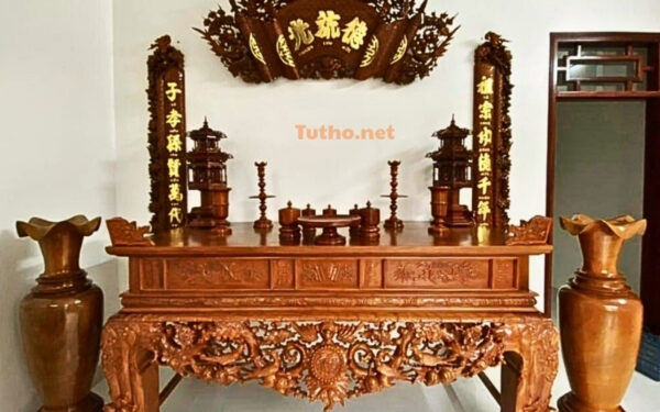 bàn thờ phù hợp với không gian