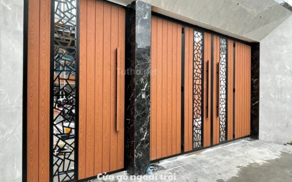 cửa gỗ ngoài trời